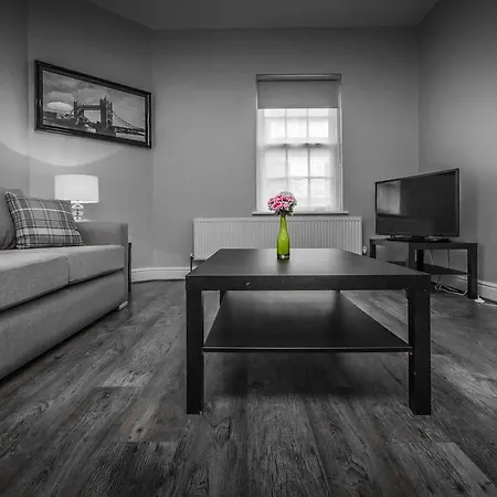 Excel Apartments Stratford 4*