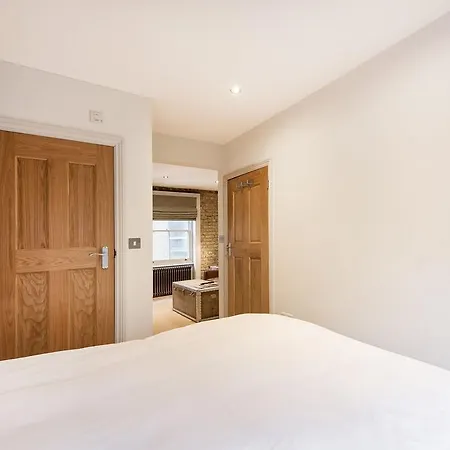 Forbee Studios Apartment