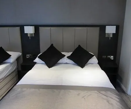 Goodwood Hotel 2*