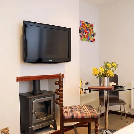 Brompton House Apartment *