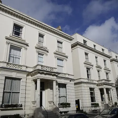 Apartment Pembridge Hall *