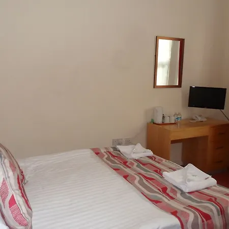Hotel Bros 3*