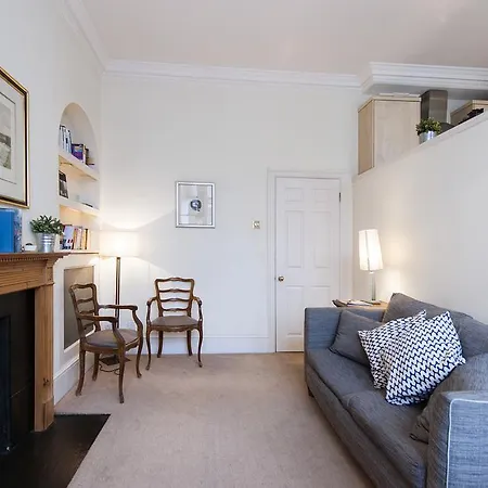 The Stratford Road Pied-a-terre Apartment *