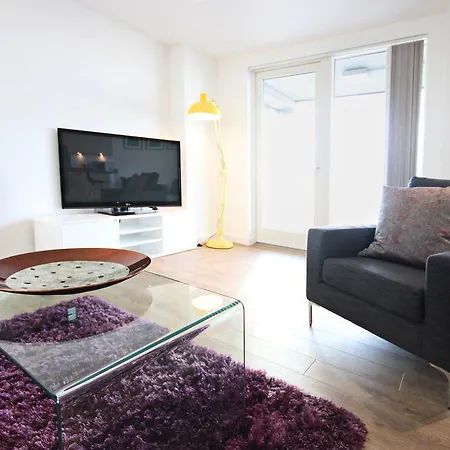 Apartment The O2 Waterfront *