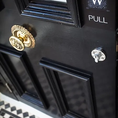 The W14 Kensington 4*