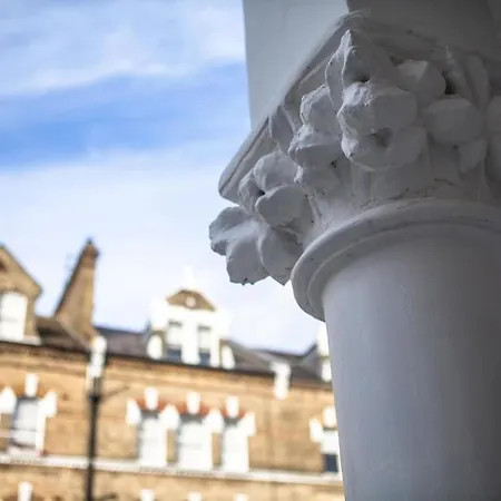 The W14 Kensington 4*