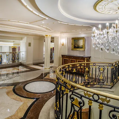 Bentley Ξενοδοχείο 5*