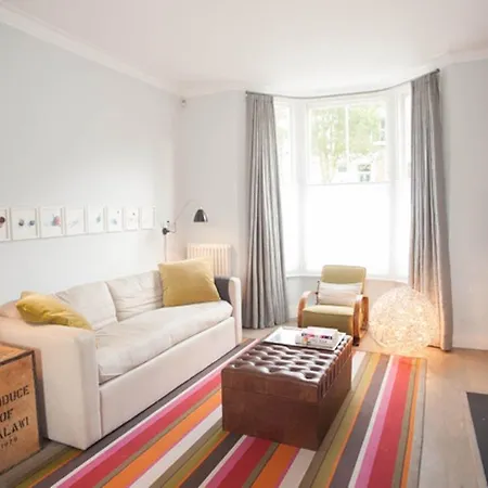 Hotel Veeve  Herrick Road House 4*