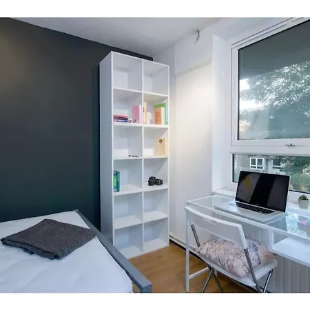 Cozy Room Very Close To Canary Wharf ! Guest house *