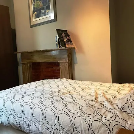 Point A Paddington 3*
