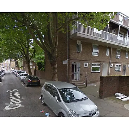Cozy Room Very Close To Canary Wharf ! Guest house London