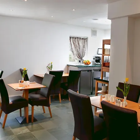 Mornington Kensington, Bw Premier Collection Hotel 4*