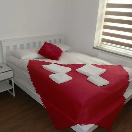 Green Suites Bed & Breakfast London