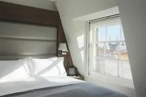 The Elizabeth 3*
