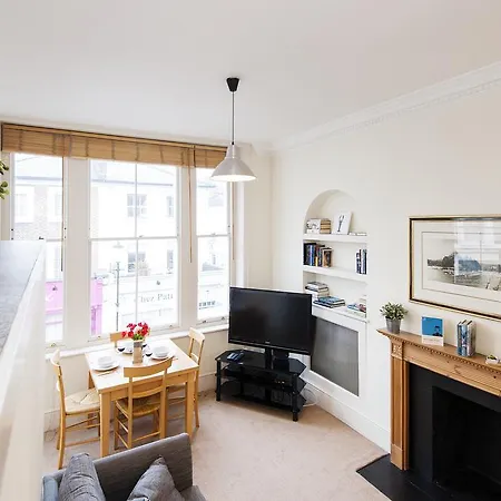 The Stratford Road Pied-a-terre Apartment London