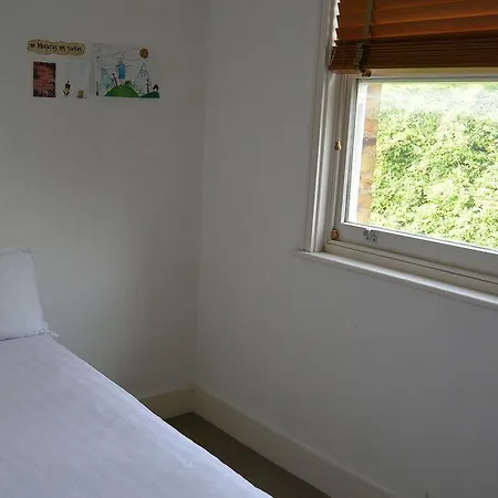 Guest house Elephant London