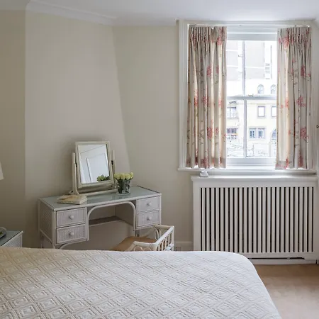 44 Curzon Street By Mansley 4*