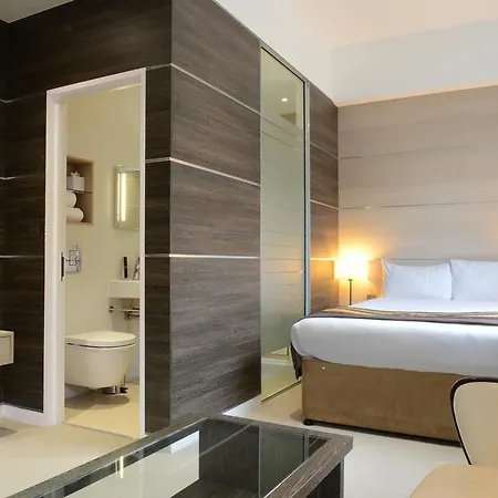 The Wesley Euston 4*