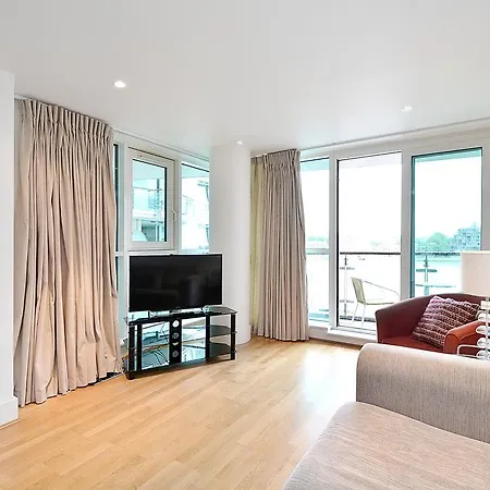 St George Wharf Apartment London