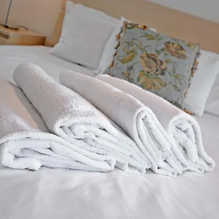 St George Wharf Apartment London