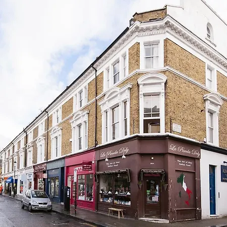 The Stratford Road Pied-a-terre Apartment *