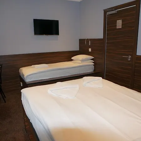 Crestfield Hotel 2*