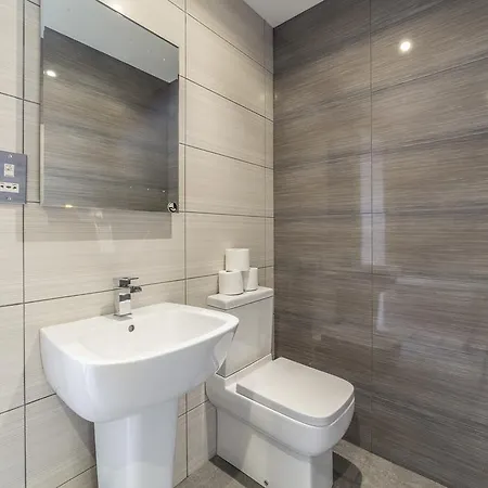 Canning Town Stratford Apartments Гостевой дом 5*