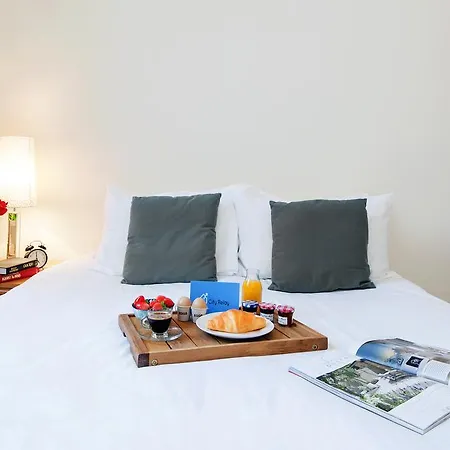 The Stratford Road Pied-a-terre Apartment London