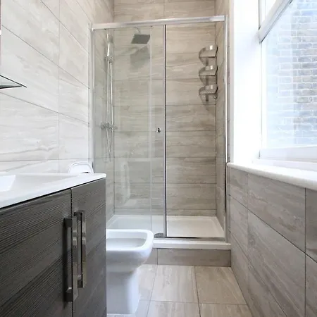 Cosy Marble Arch *