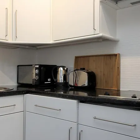 Apartment Studio Chelsea Cloisters London