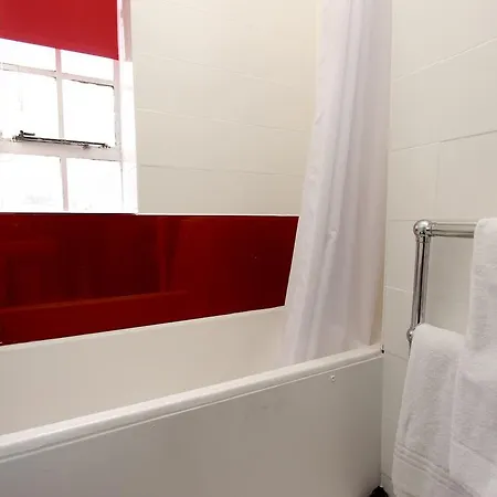 Apartment Studio Chelsea Cloisters London