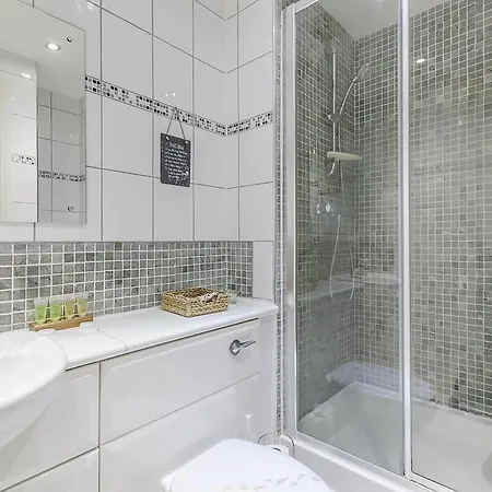 Excel Apartment *