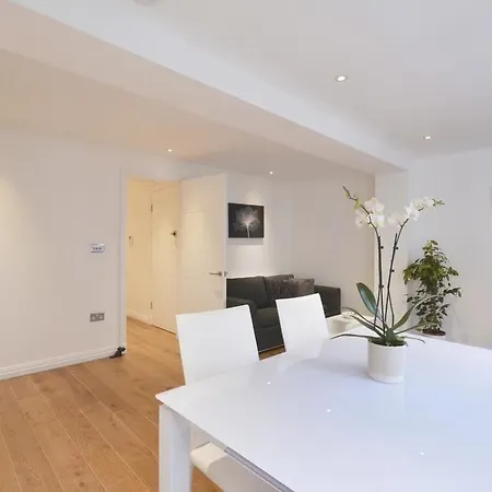Uber - Covent Garden 4* London