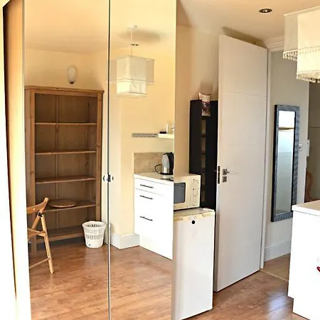 Guest house Tali's House London