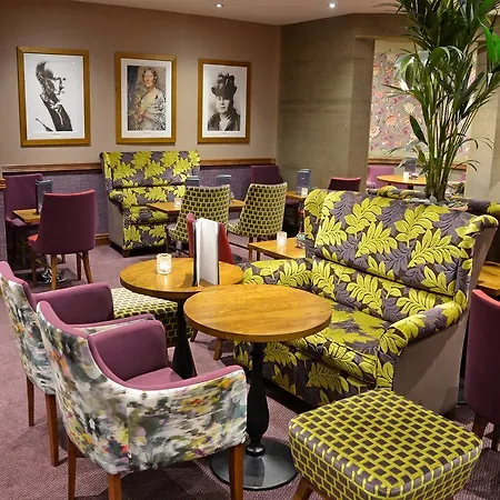 Palace 4* London
