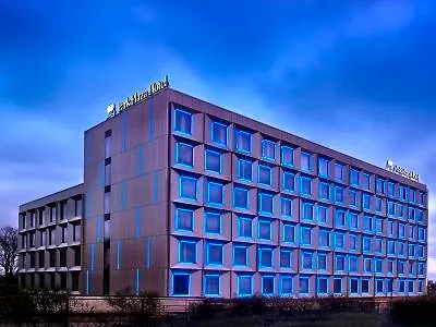 Park Plaza London, Park Royal Hotel 4*