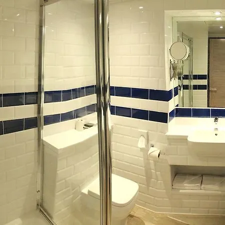 Best Western Plus London Hotel 4*