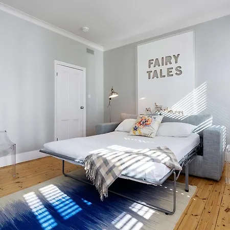 Holiday home Veeve - Clapham Fairytale *