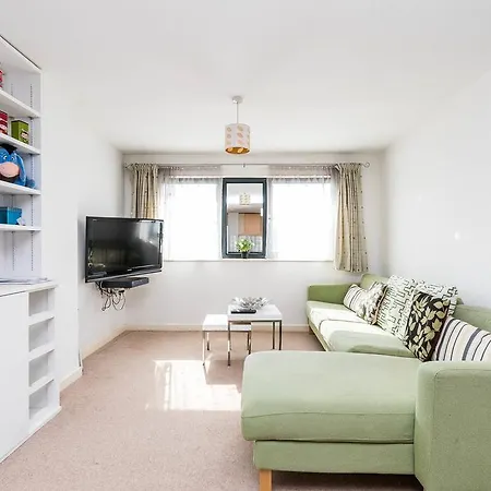 Fantastic 1 Bed Flat Stratford Apartment *