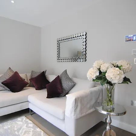Lux St Park Free Wifi By Aparts Apartment London