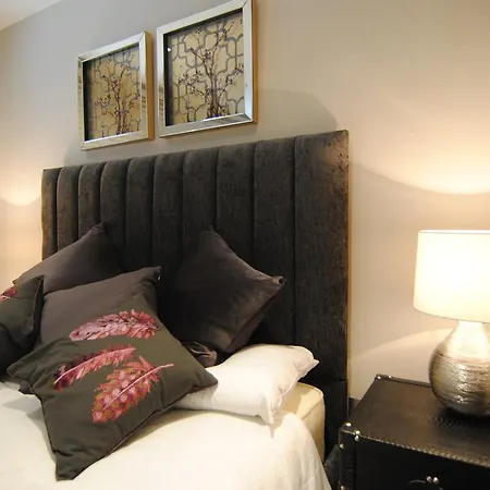 Lux St Park Free Wifi By Aparts Apartment London