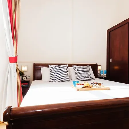 The Hyde Park Sussex Gardens Apartment *