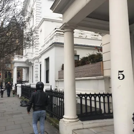 South Kensington X4, Apartment *