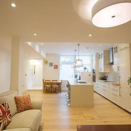 Luxury 2 Bed/bath Next To Hyde Park London