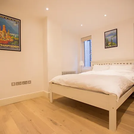 Luxury 2 Bed/bath Next To Hyde Park * London