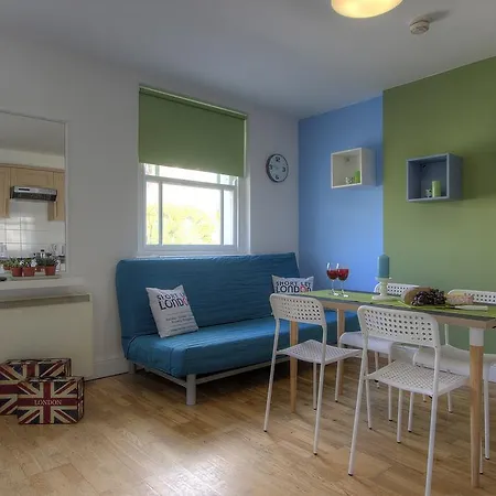 Bayswater Apartments Apartment