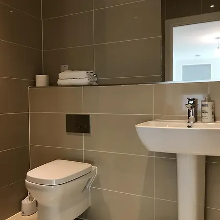 Greens End House 3* London