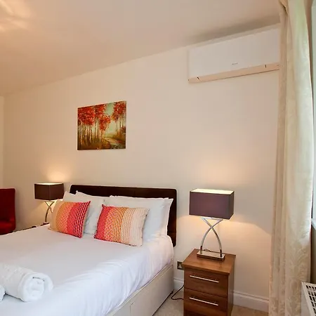 Porchester Terrace Apartment *
