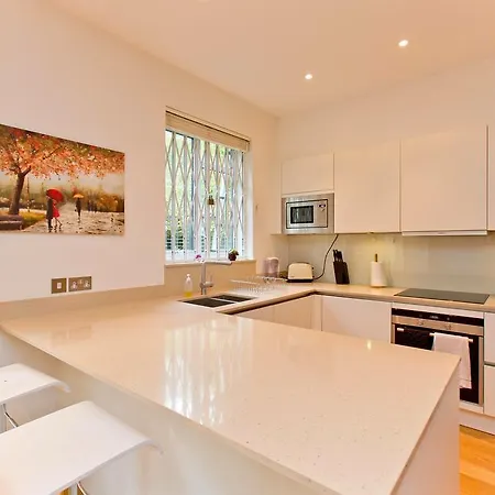 Porchester Terrace Apartment