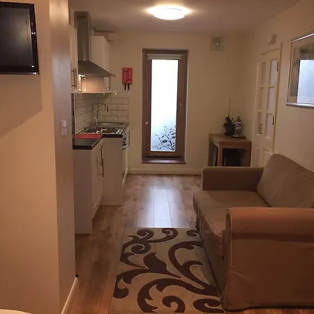 Hotel apartamentowy Lyall 3*